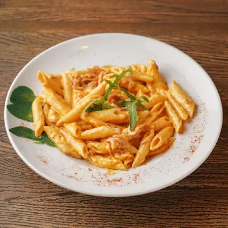 Penne Truthahn mit Ei und Sahnesauce